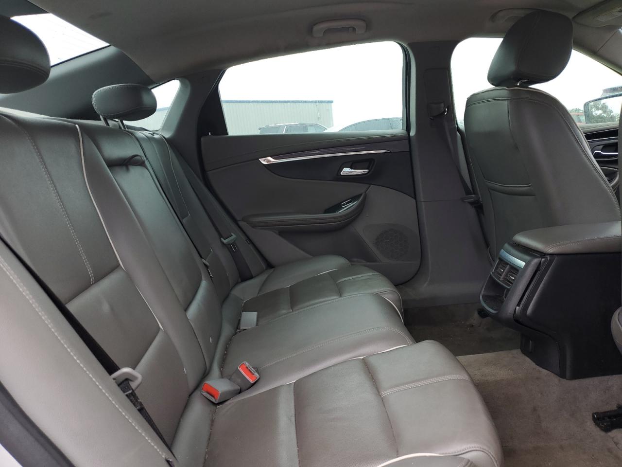 2016 Chevrolet Impala - Image 10