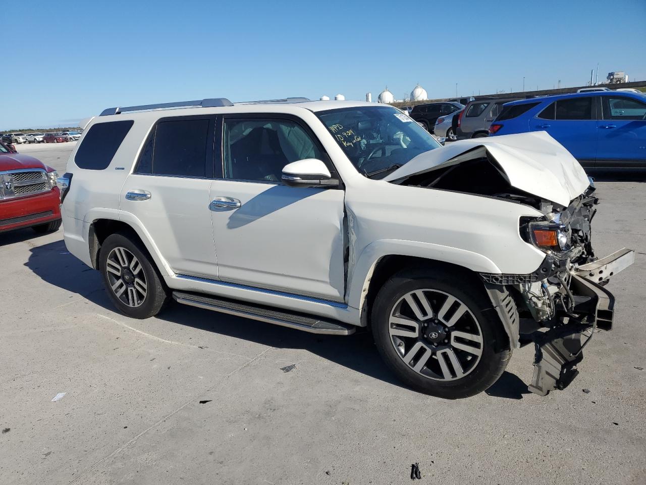 VIN JTEZU5JR8J5188272 2018 TOYOTA 4RUNNER no.4