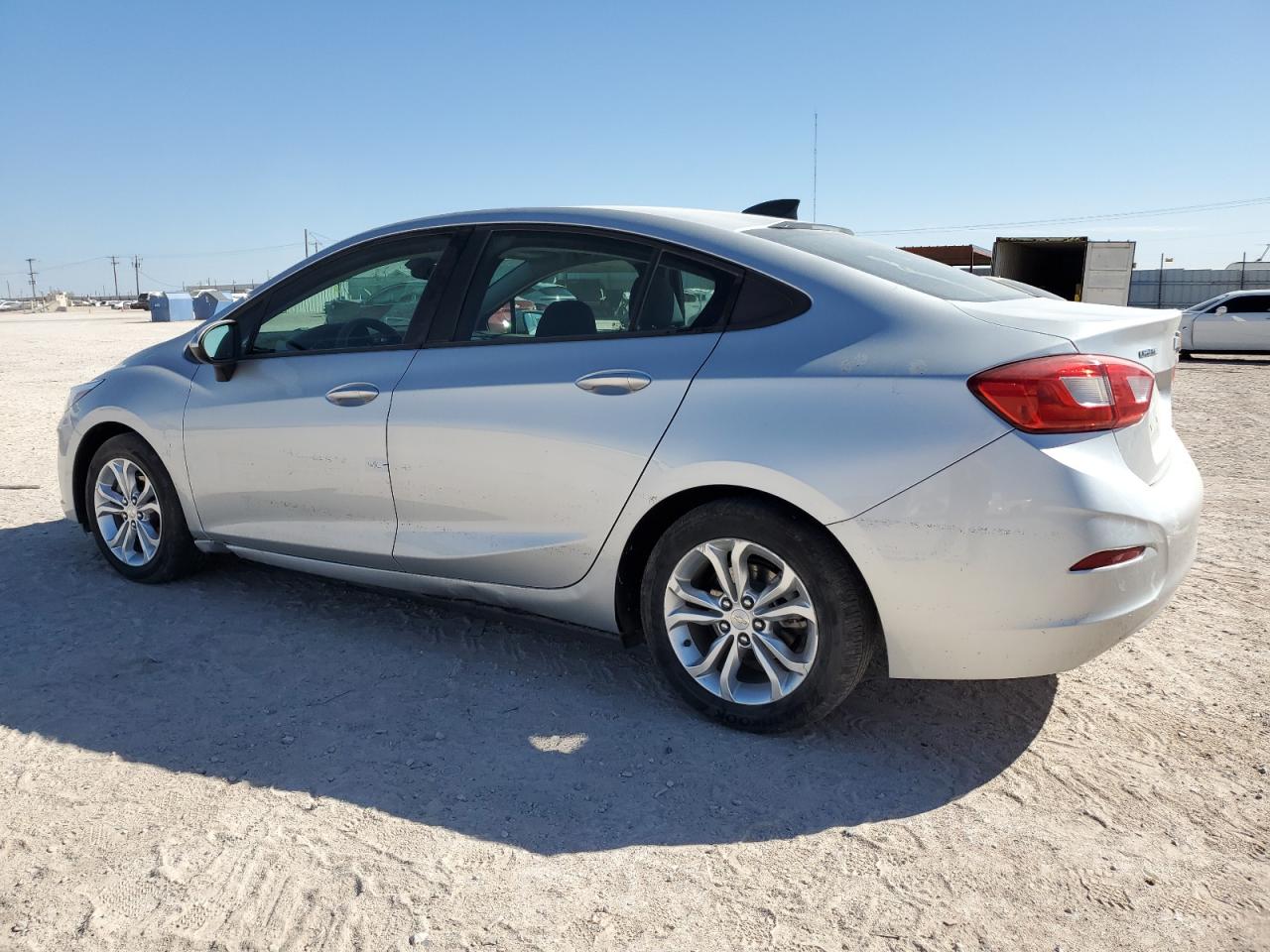 2019 Chevrolet Cruze - Image 2