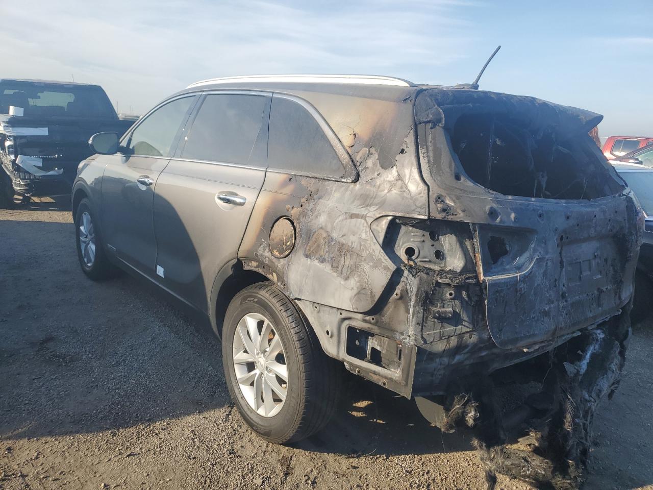 2017 Kia Sorento - Image 2
