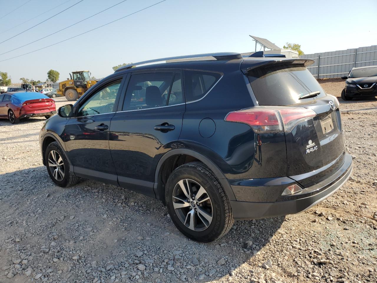 JTMRFREV8HD207903 2017 TOYOTA RAV 4 - Image 2