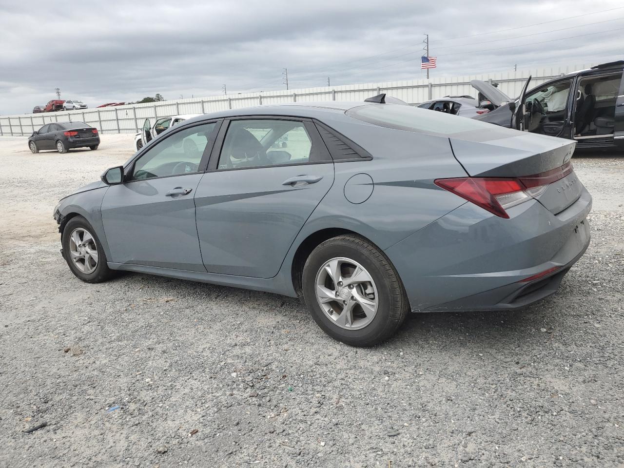 2021 Hyundai Elantra - Image 2