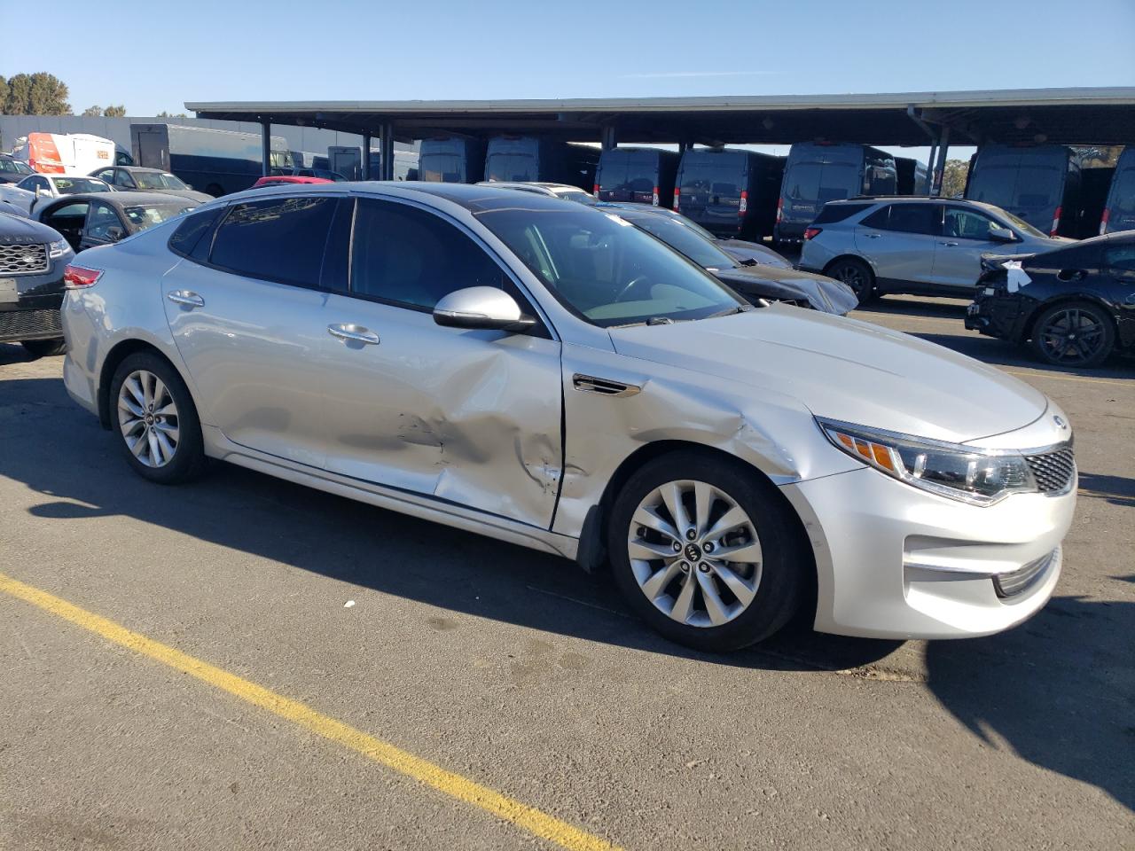 VIN 5XXGU4L35GG070358 2016 KIA OPTIMA no.4