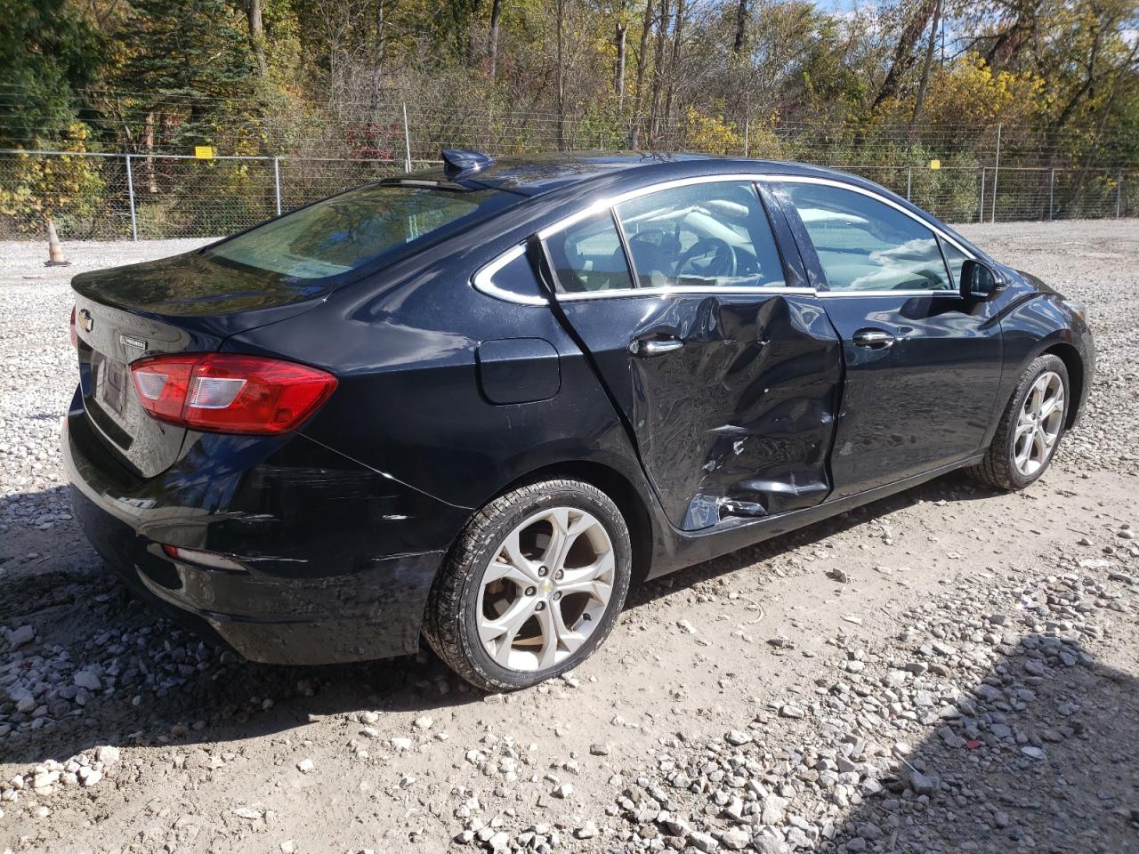 2017 Chevrolet Cruze Premier VIN: 1G1BF5SM6H7270298 Lot: 76697914