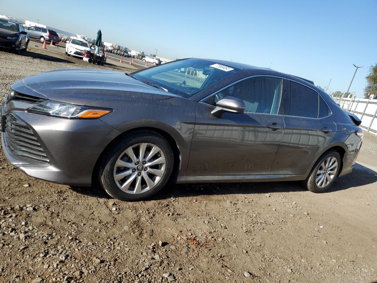 VIN 4T1B11HK5JU576352 2018 TOYOTA CAMRY no.1