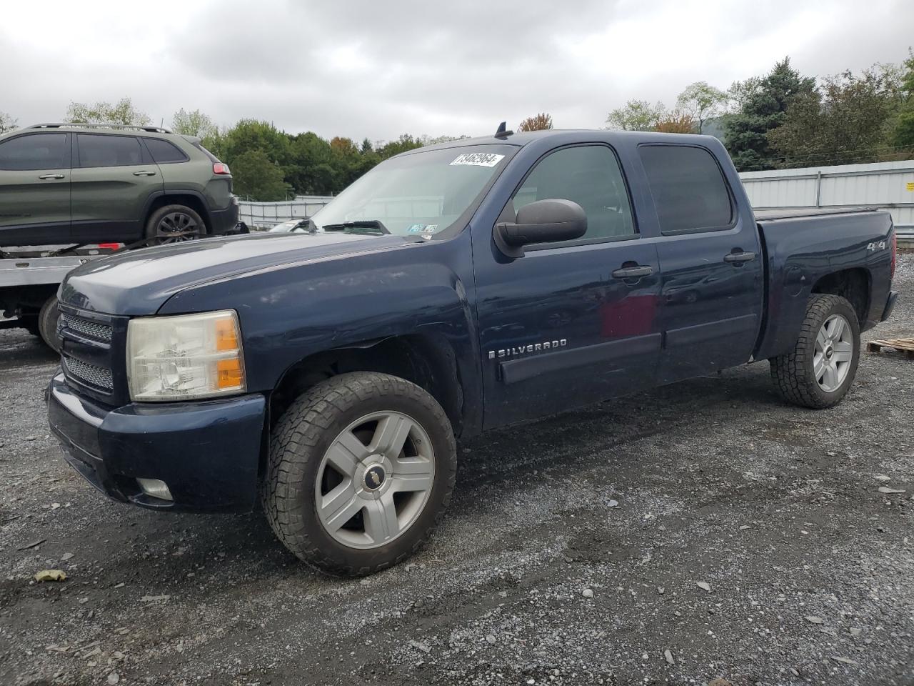 2007 Chevrolet Silverado - Image 1