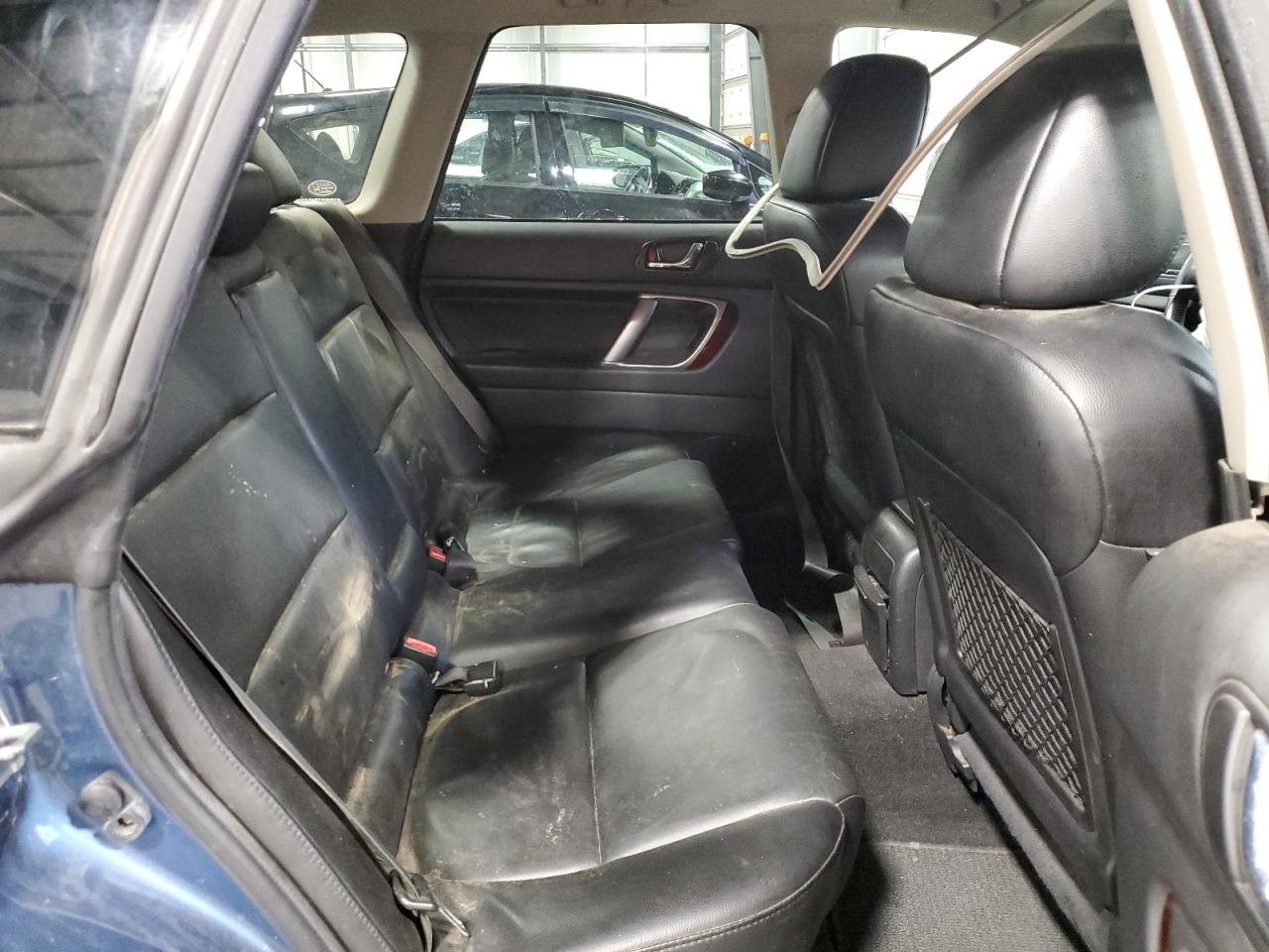 2009 Subaru Outback - Image 11