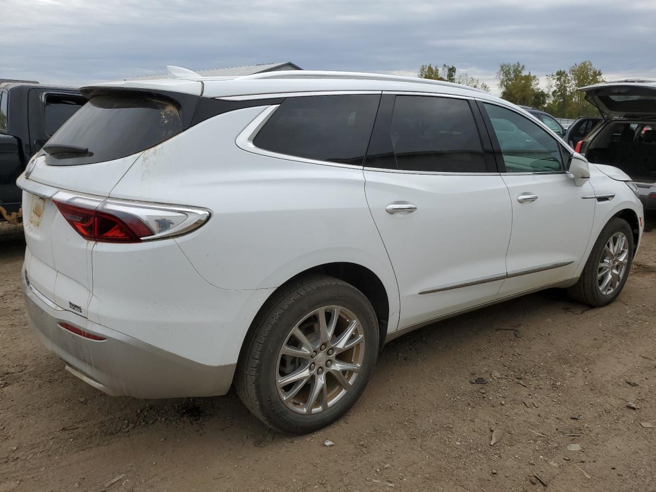 2022 Buick Enclave - Image 3