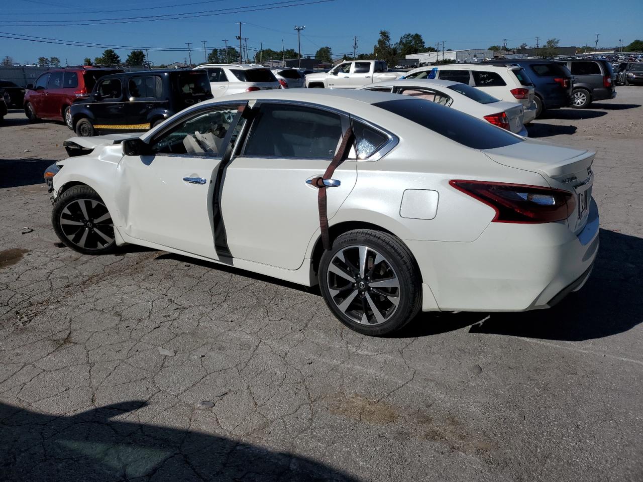 2018 Nissan Altima - Image 2