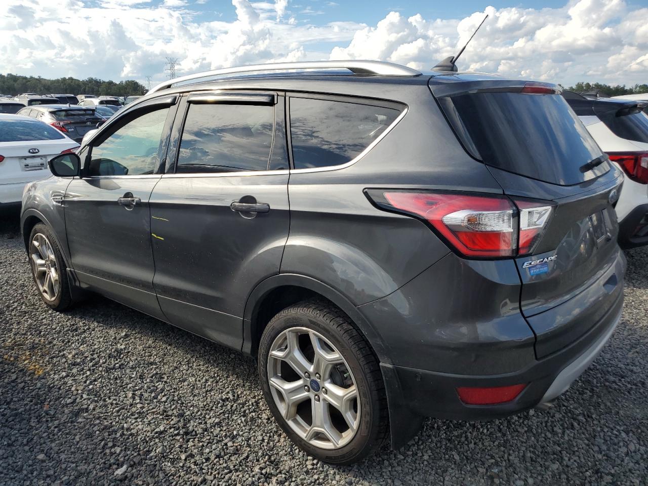 1FMCU0J99JUD15190 2018 FORD ESCAPE - Image 2