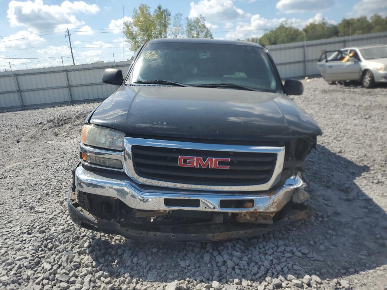 2004 GMC Sierra - Image 5