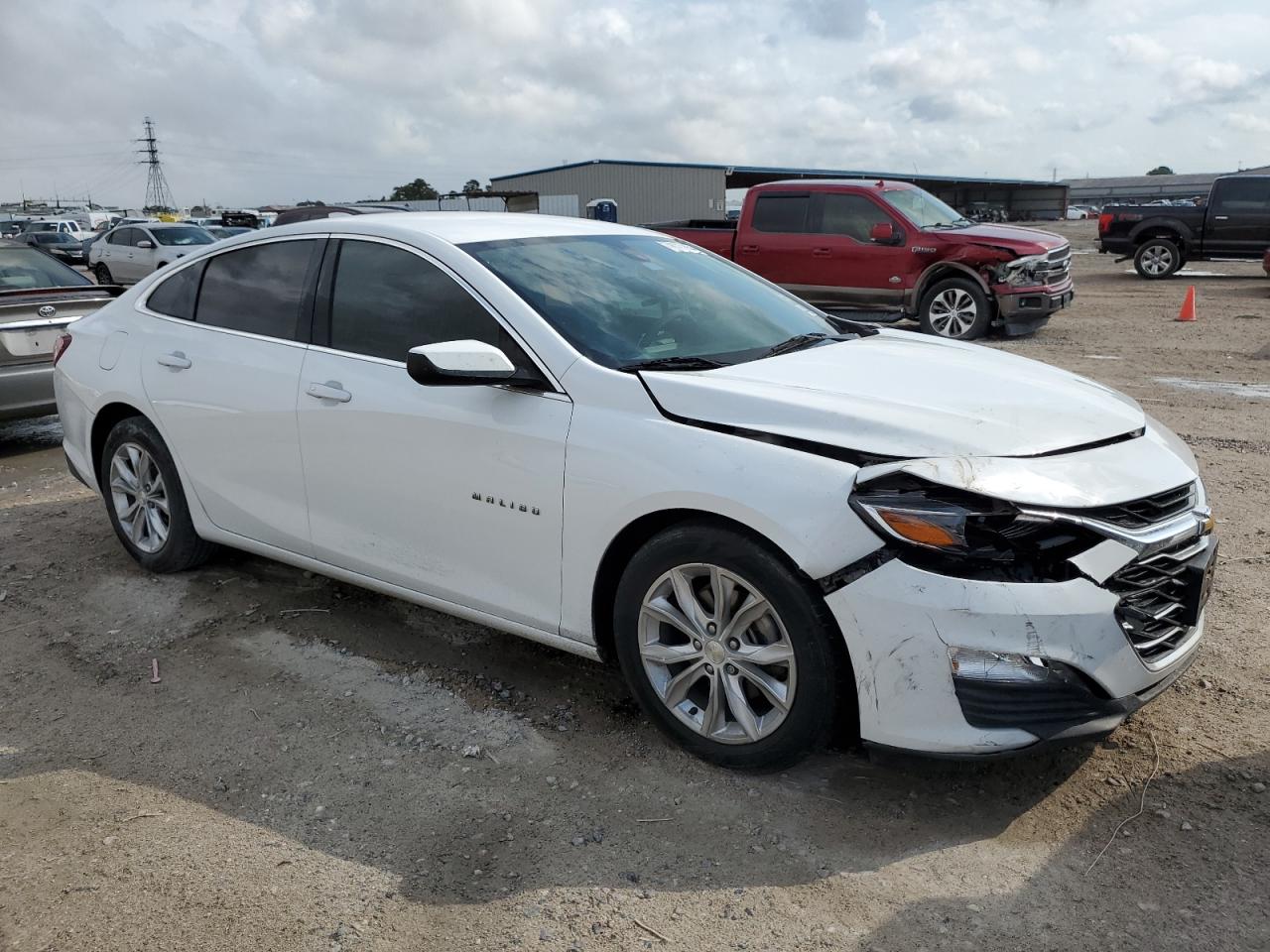 VIN 1G1ZD5ST9KF221900 2019 CHEVROLET MALIBU no.4