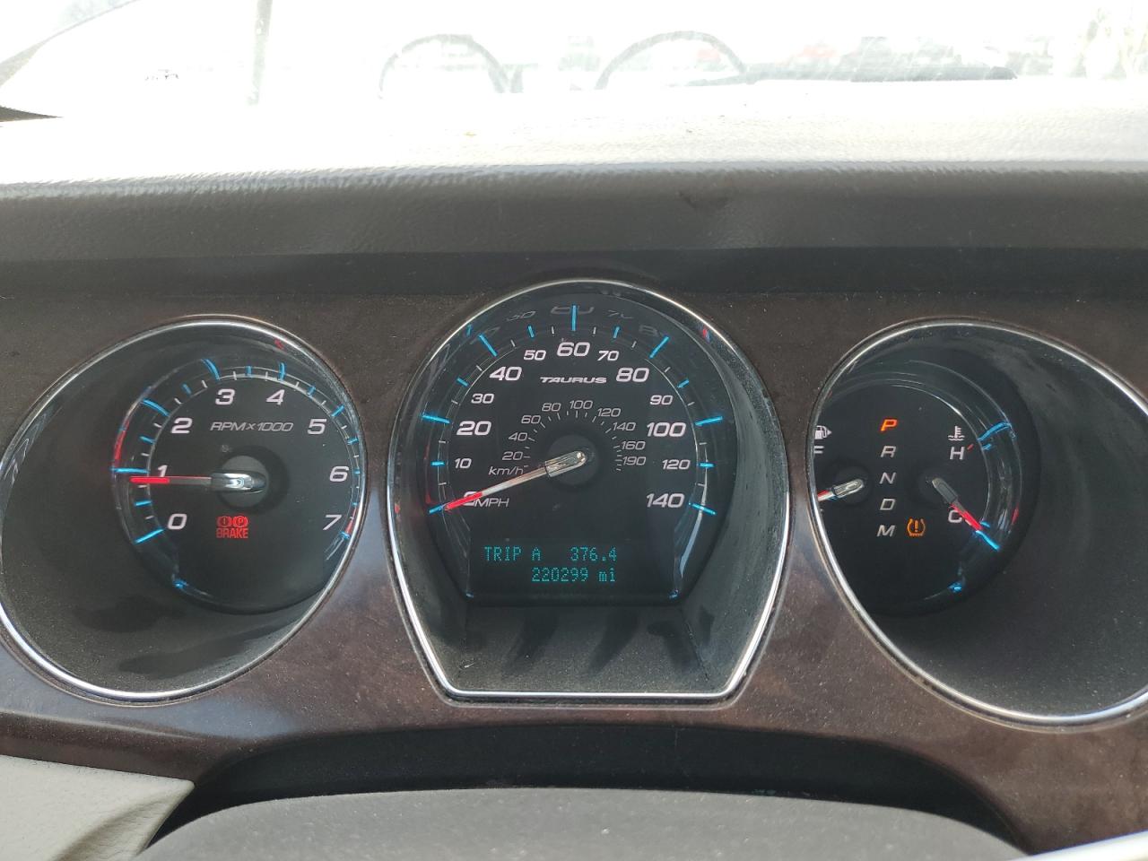 2011 Ford Taurus - Image 9