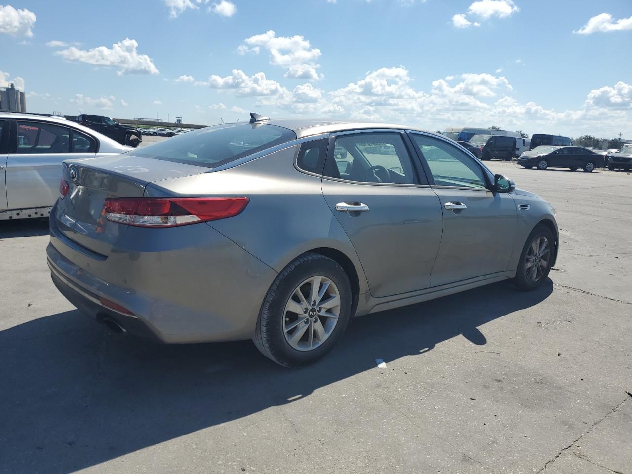 5XXGT4L36JG223176 2018 Kia Optima Lx