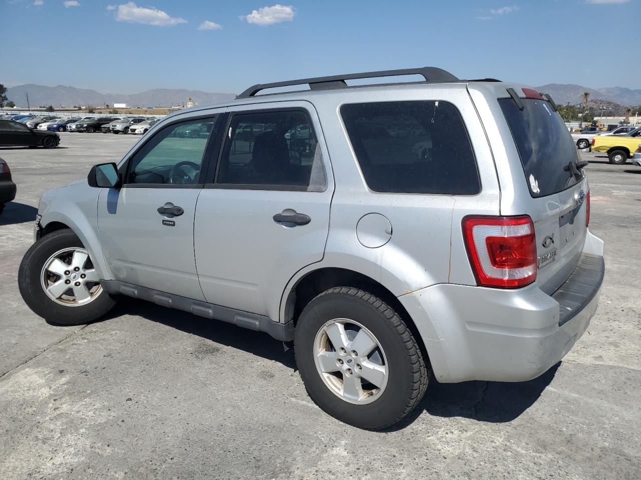2009 Ford Escape - Image 2
