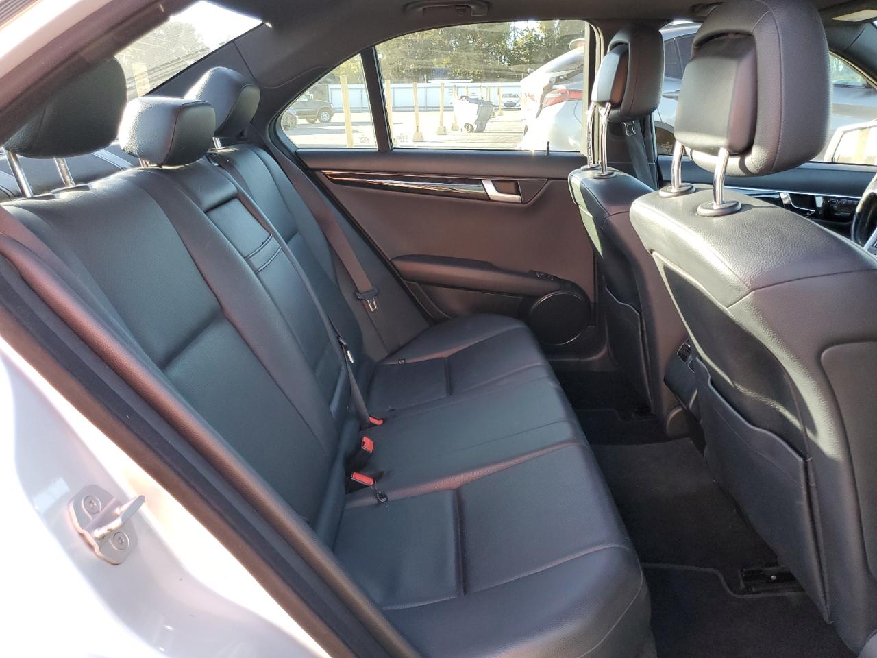 2012 Mercedes-Benz C 350 VIN: WDDGF5HB3CR197400 Lot: 77010364