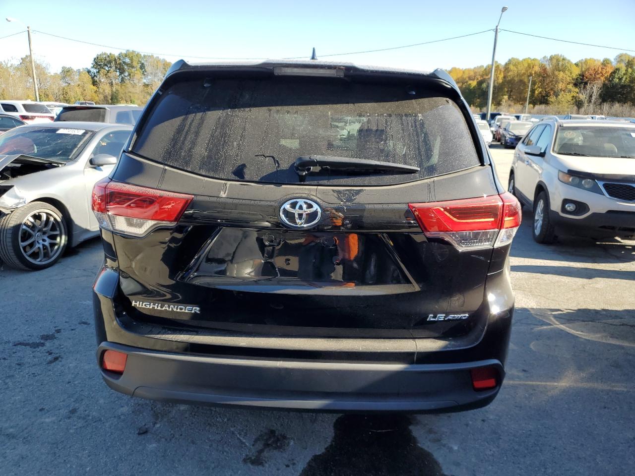 2019 Toyota Highlander Le VIN: 5TDBZRFH4KS919841 Lot: 77638334