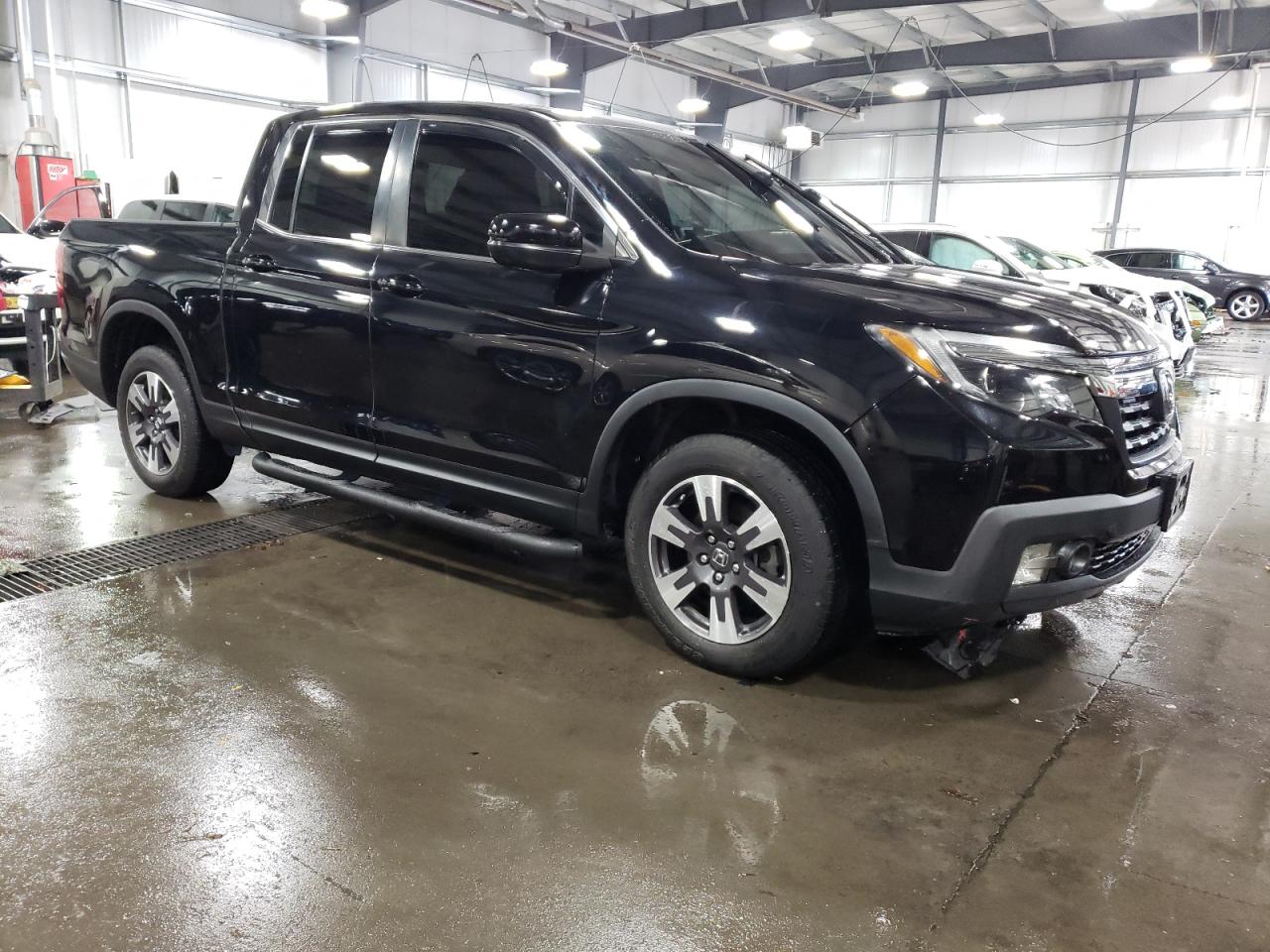 2019 Honda Ridgeline - Image 4