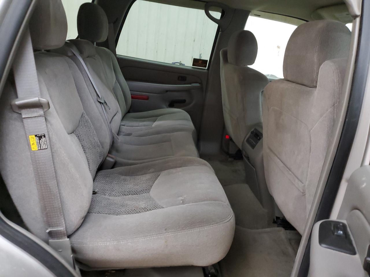 2005 Chevrolet Tahoe - Image 11