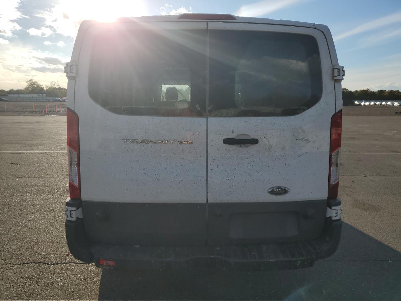 1FTYR2ZM0HKA21439 2017 Ford Transit T-250