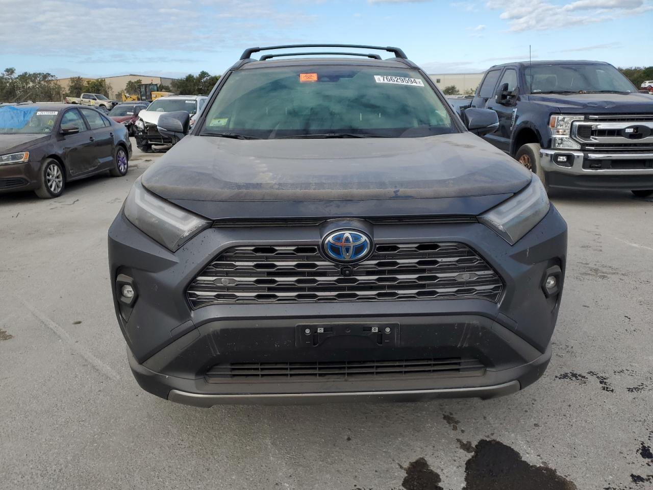 2023 Toyota RAV 4 - Image 5