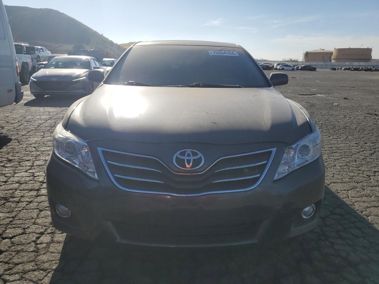 Image 5 of 2010 Toyota Camry salvage vehicle - Lot #75334104 at Copart