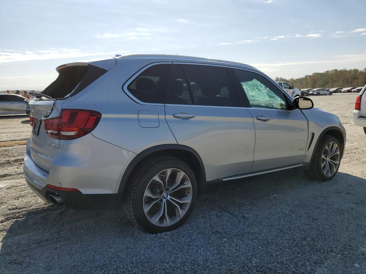 VIN 5UXKR0C55H0U51828 2017 BMW X5 no.3