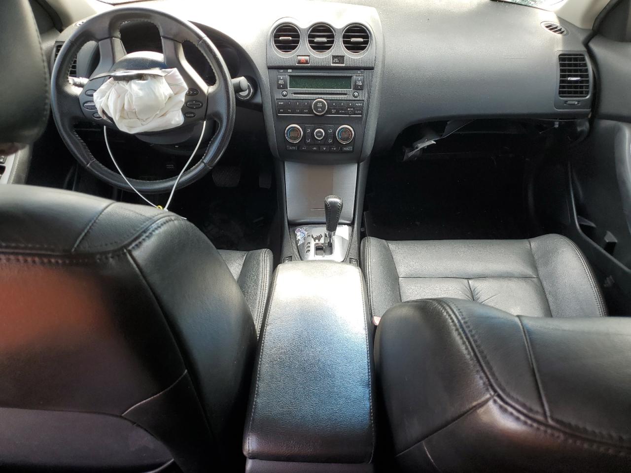2010 Nissan Altima - Image 8