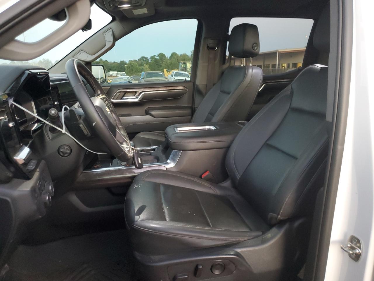2022 Chevrolet Silverado - Image 7