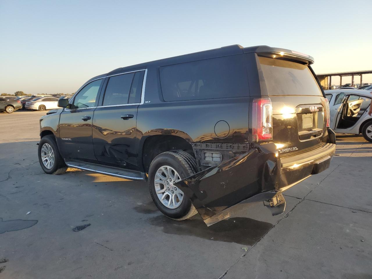 2020 GMC Yukon - Image 2