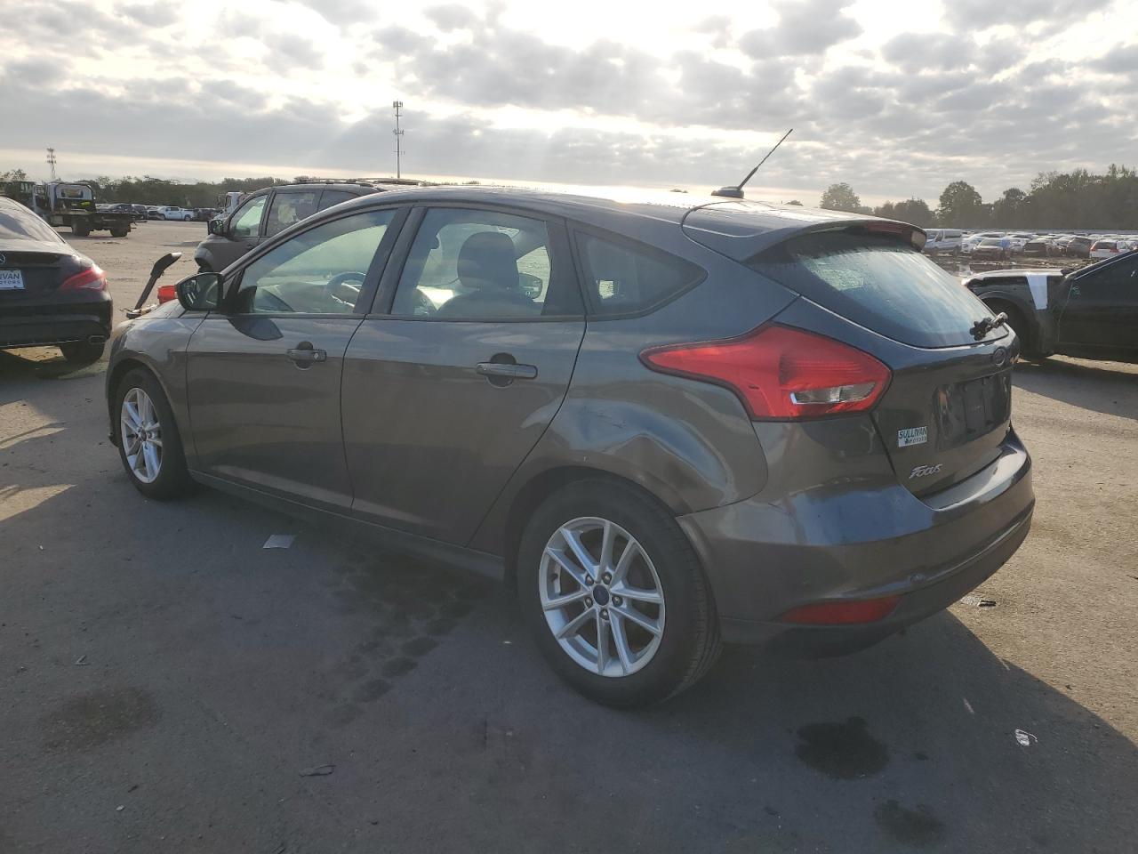 1FADP3K2XHL241884 2017 FORD FOCUS - Image 2