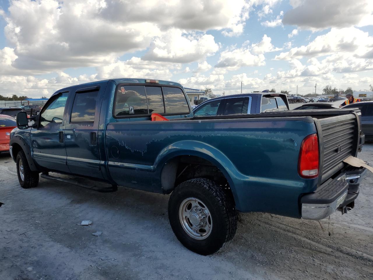 2001 Ford F350 - Image 2