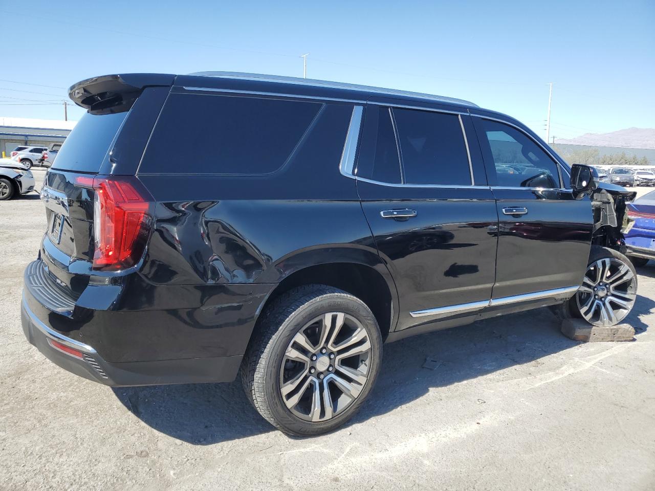 2021 GMC Yukon - Image 3