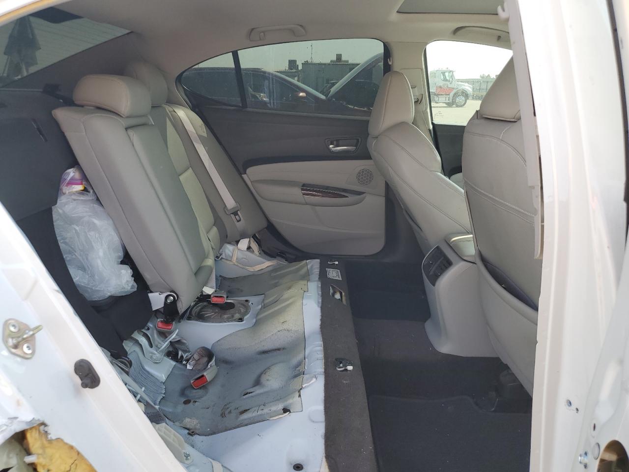 2015 Acura TLX - Image 10