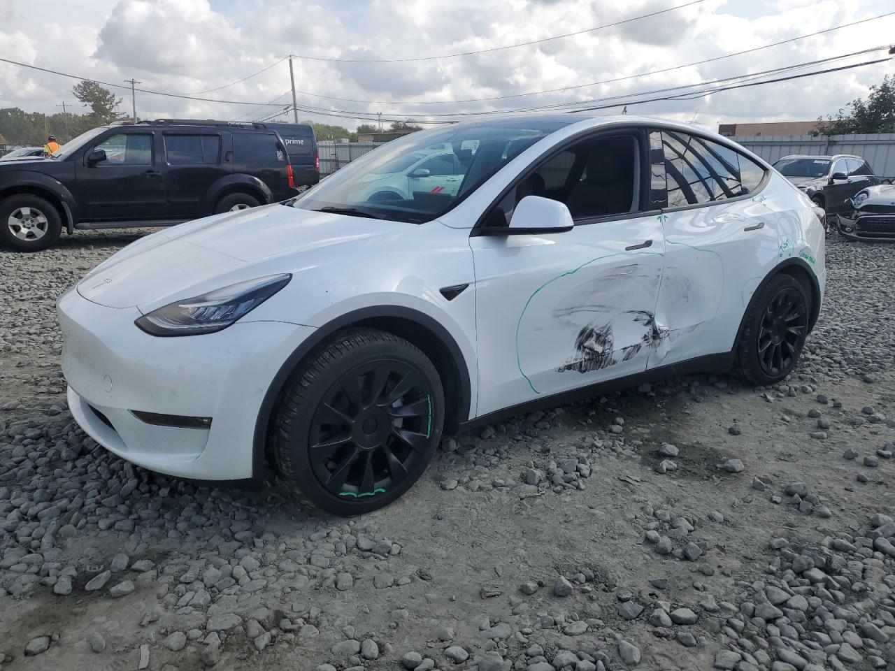 7SAYGDEE1NF328971 2022 TESLA MODEL Y - Image 1