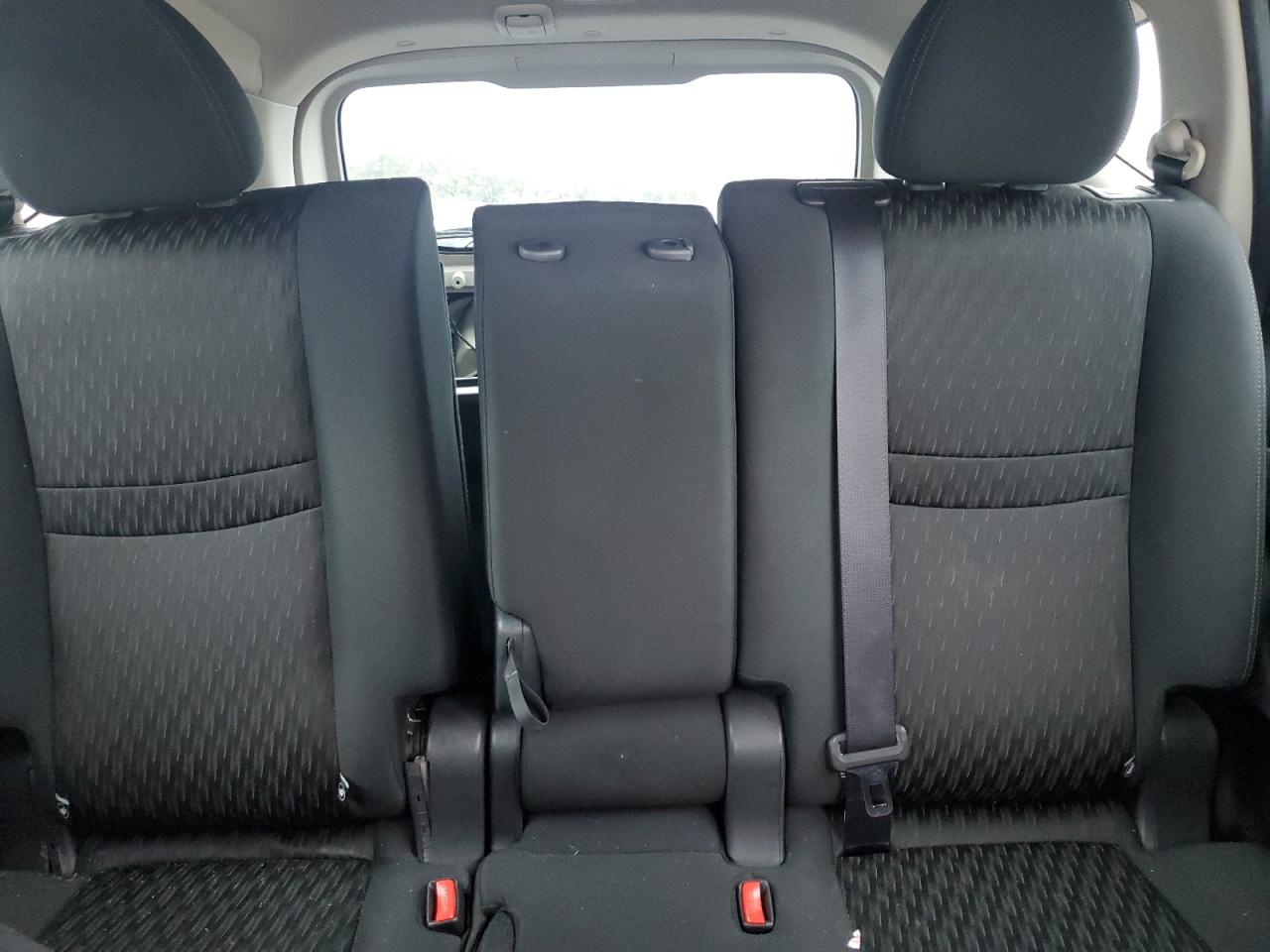 2018 Nissan Rogue - Image 10