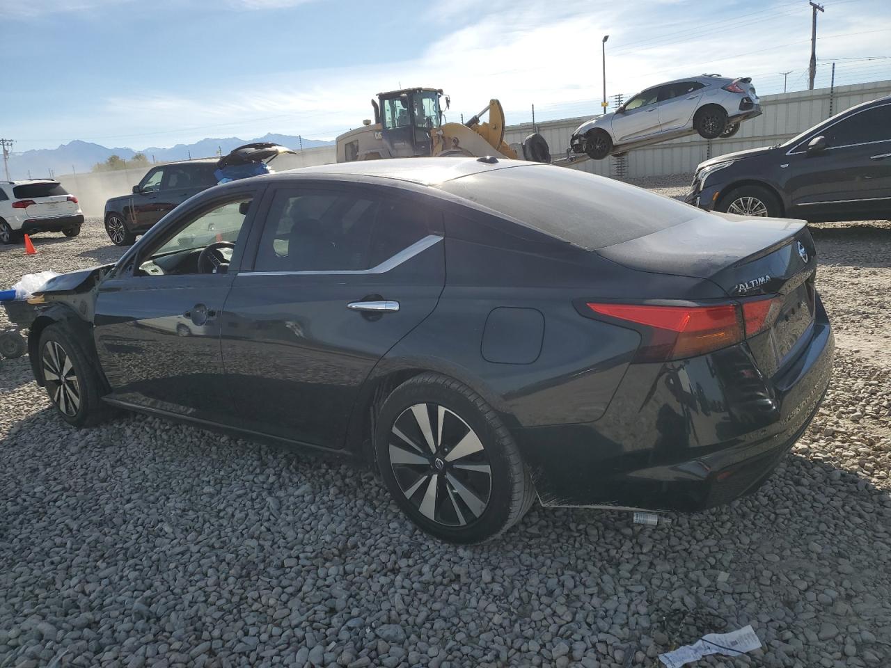 2019 Nissan Altima - Image 2