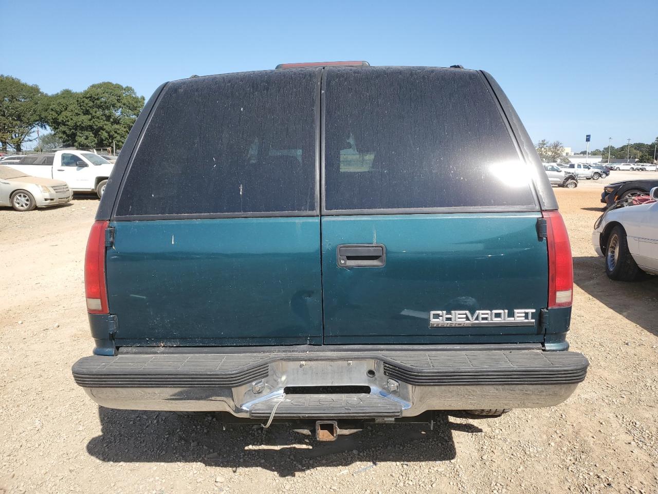 1998 Chevrolet Tahoe K1500 VIN: 1GNEK13R2WJ347601 Lot: 75742084