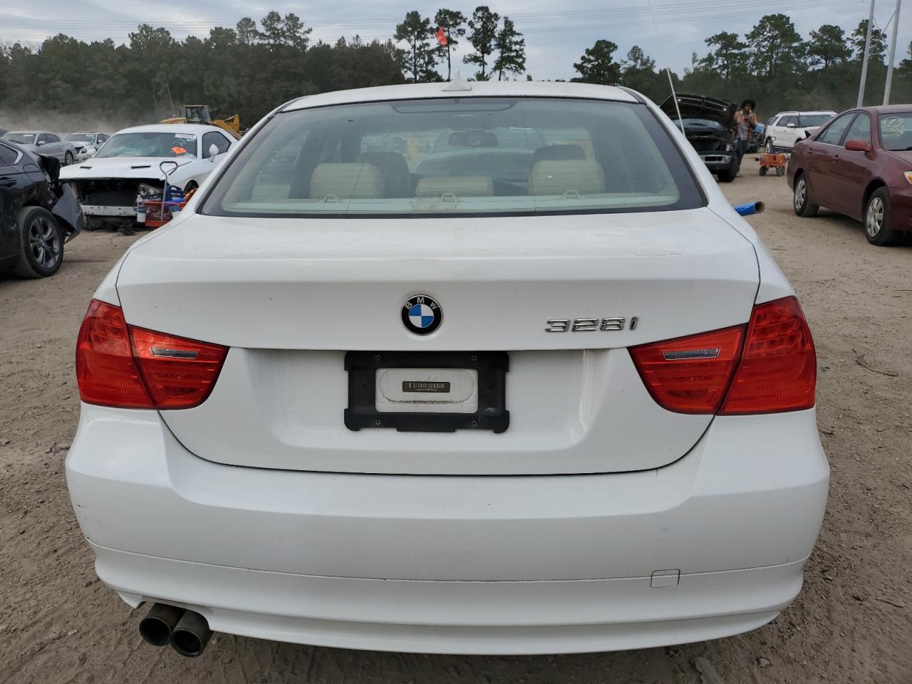 WBAPH5C54BF094389 2011 BMW 328 I Sulev