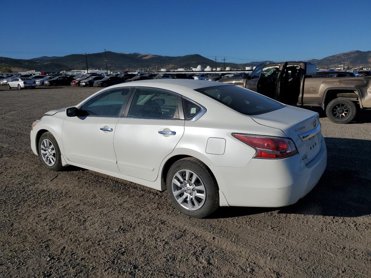 2014 Nissan Altima - Image 2