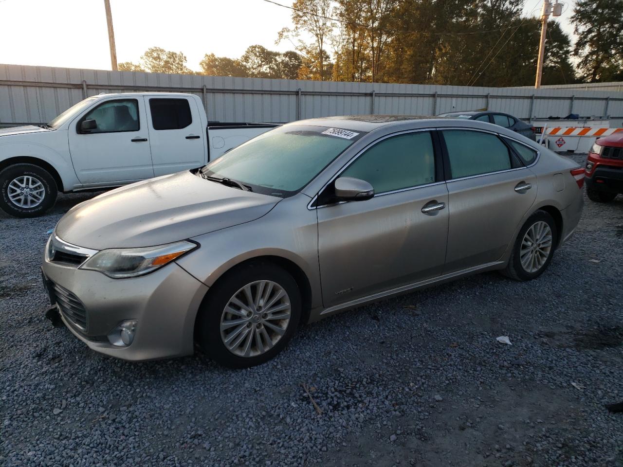 2013 Toyota Avalon - Image 1