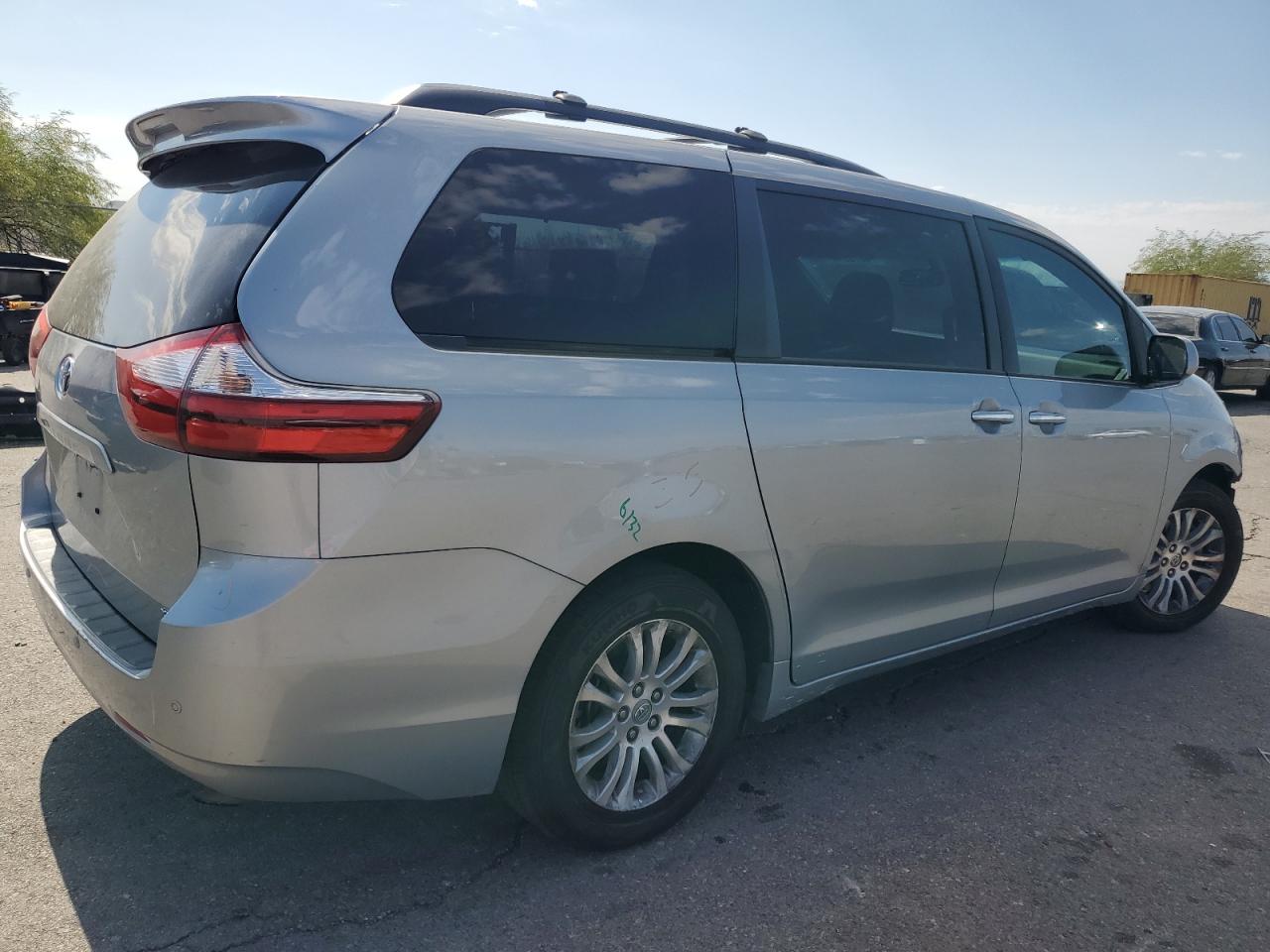 5TDYK3DC2FS603654 2015 Toyota Sienna Xle