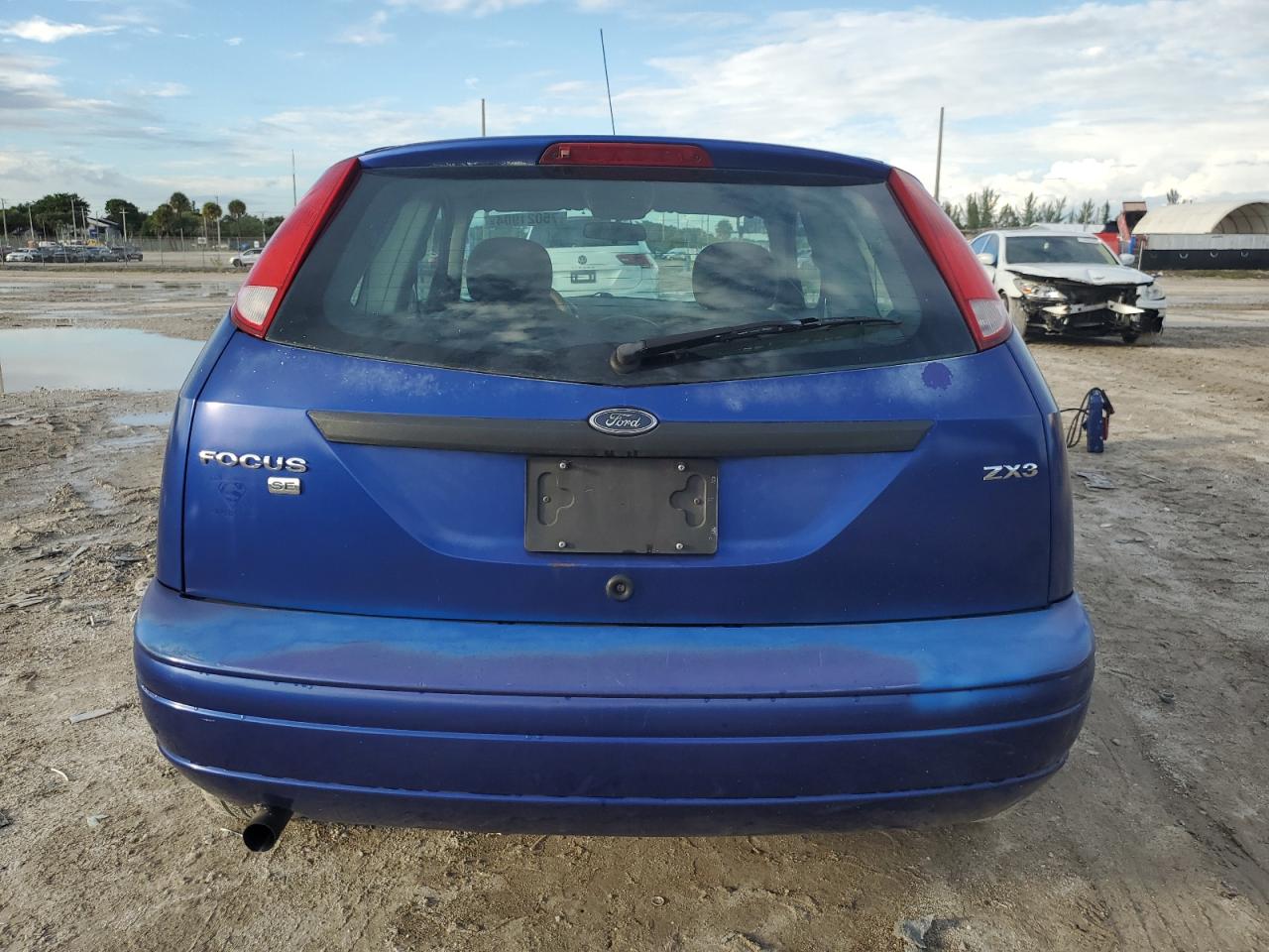 2005 Ford Focus Zx3 VIN: 3FAFP31N75R120683 Lot: 75021904