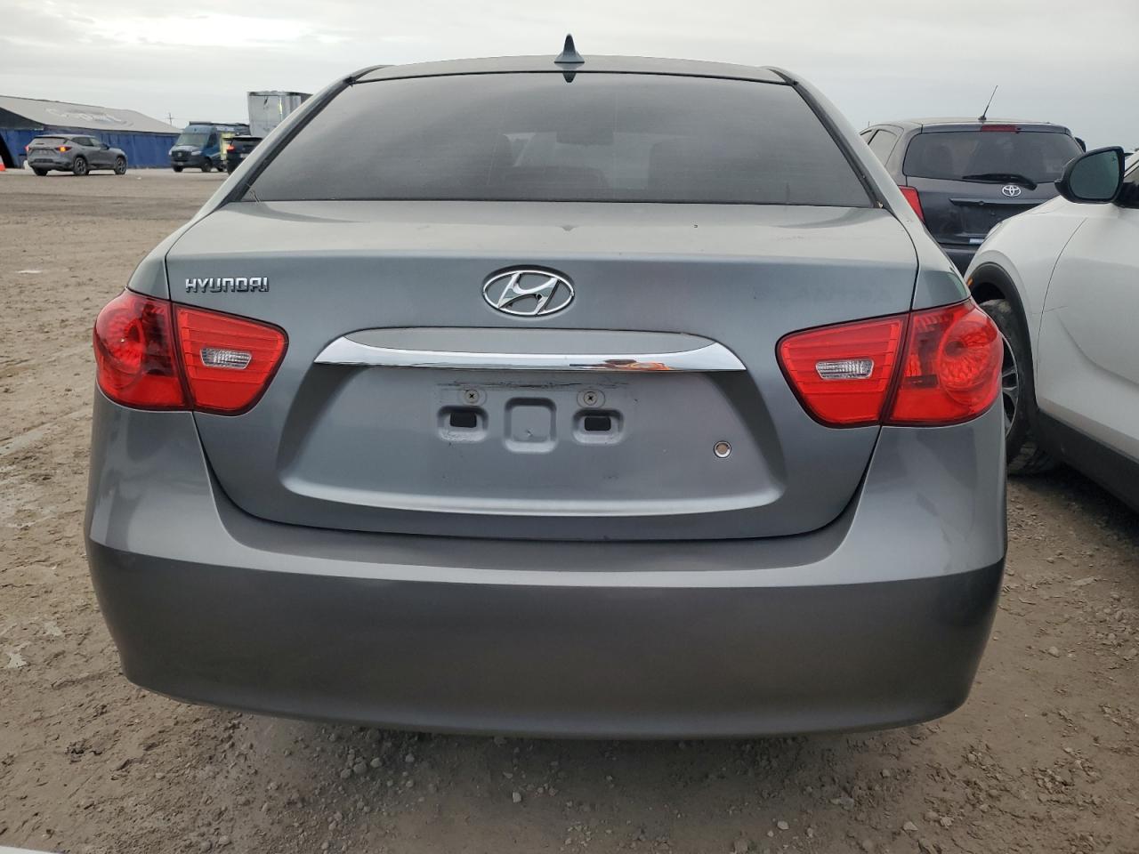 2010 Hyundai Elantra - Image 6
