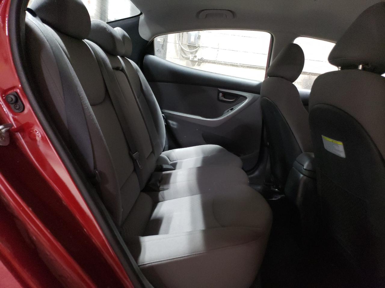2015 Hyundai Elantra - Image 10