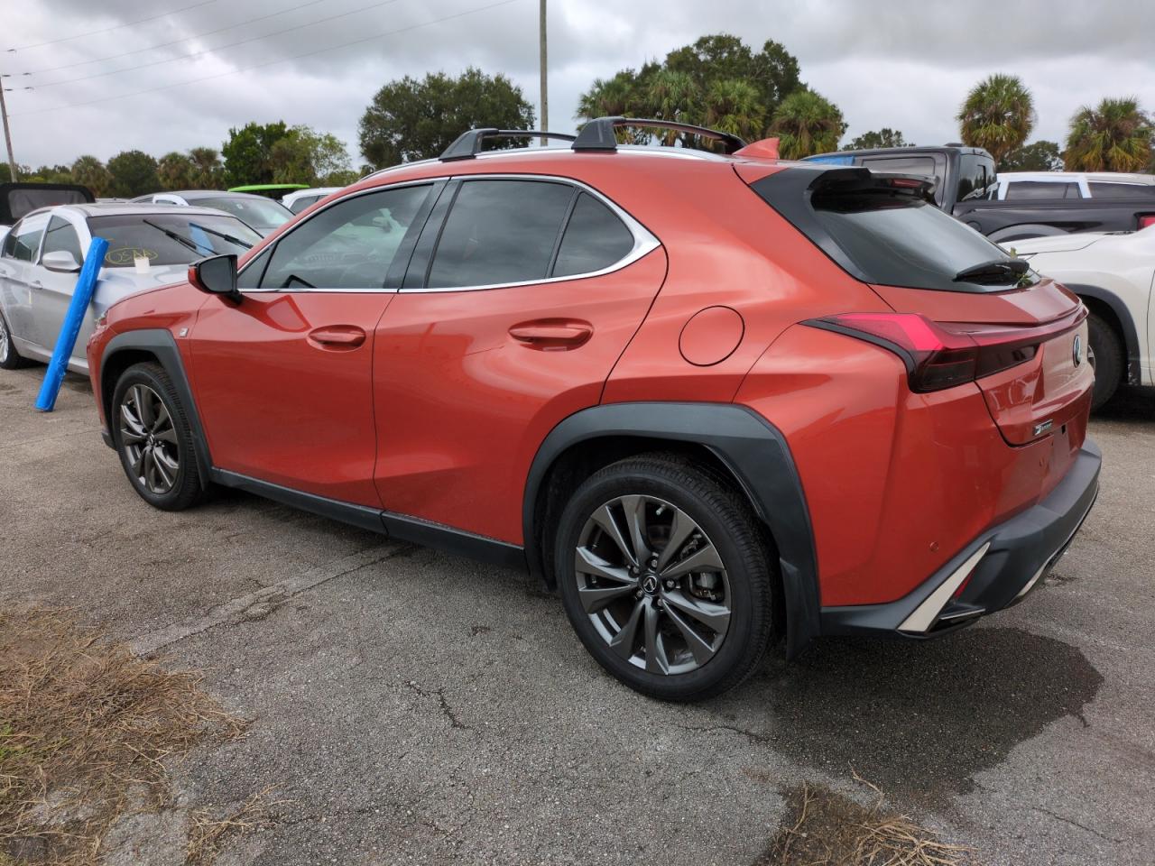 JTHY3JBH8K2006508 2019 LEXUS UX - Image 2