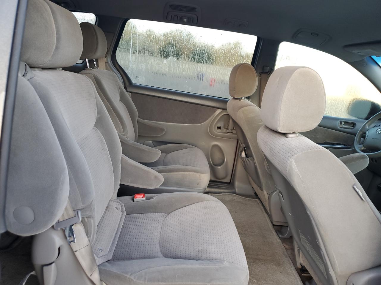 2006 Toyota Sienna - Image 11