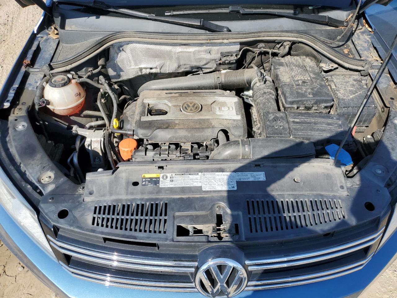 2017 Volkswagen Tiguan - Image 13