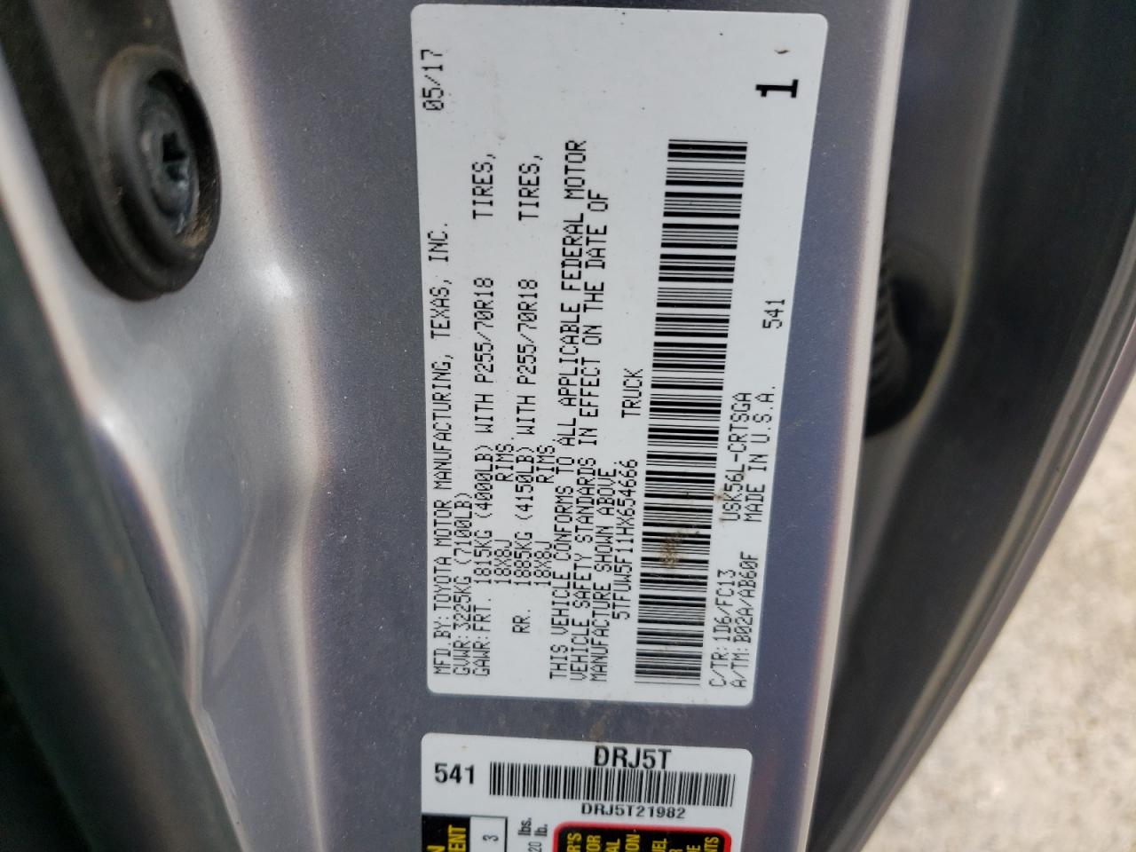 5TFUW5F11HX654666 2017 Toyota Tundra Double Cab Sr