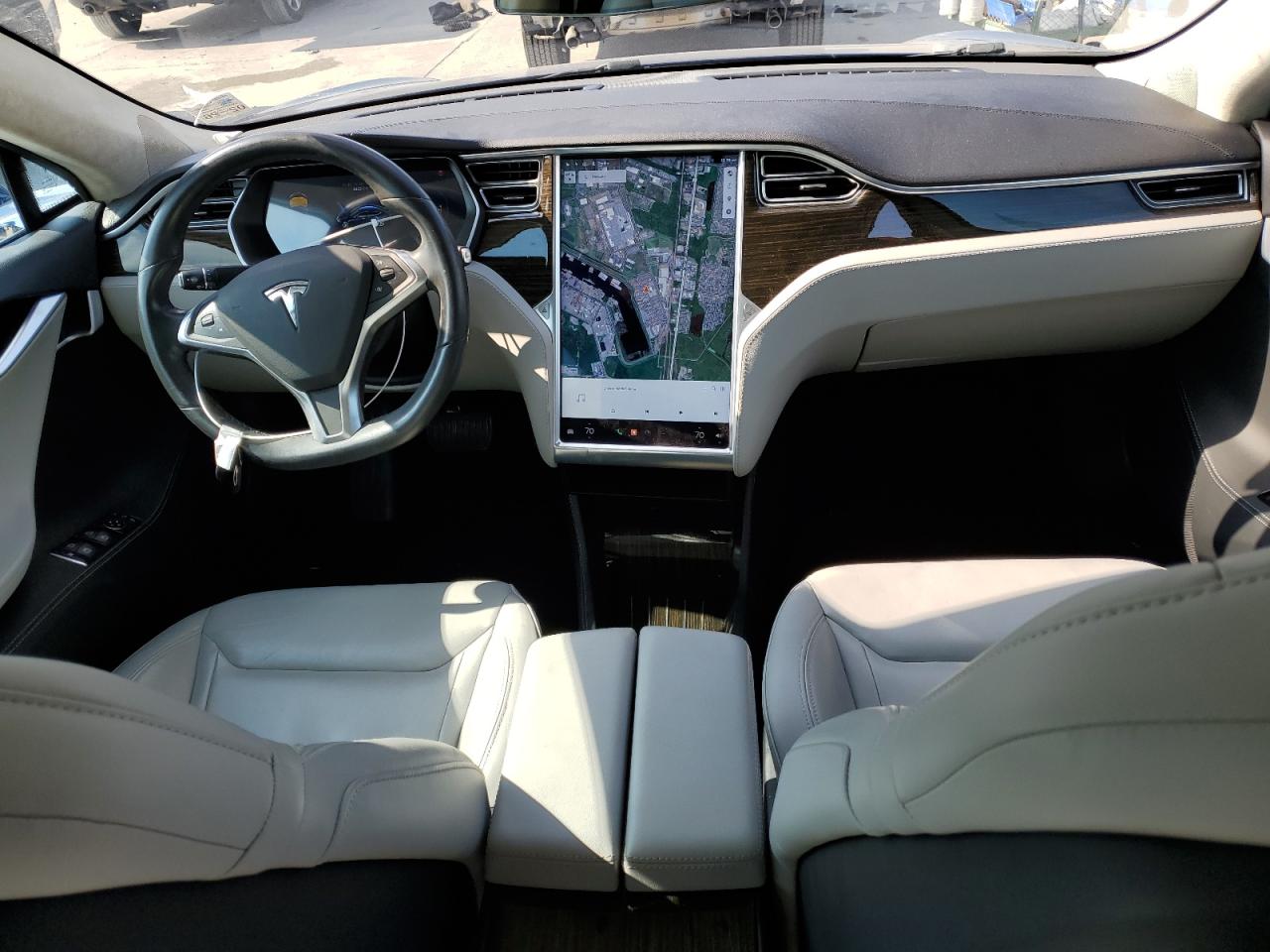 5YJSA1E28FF108026 2015 Tesla Model S